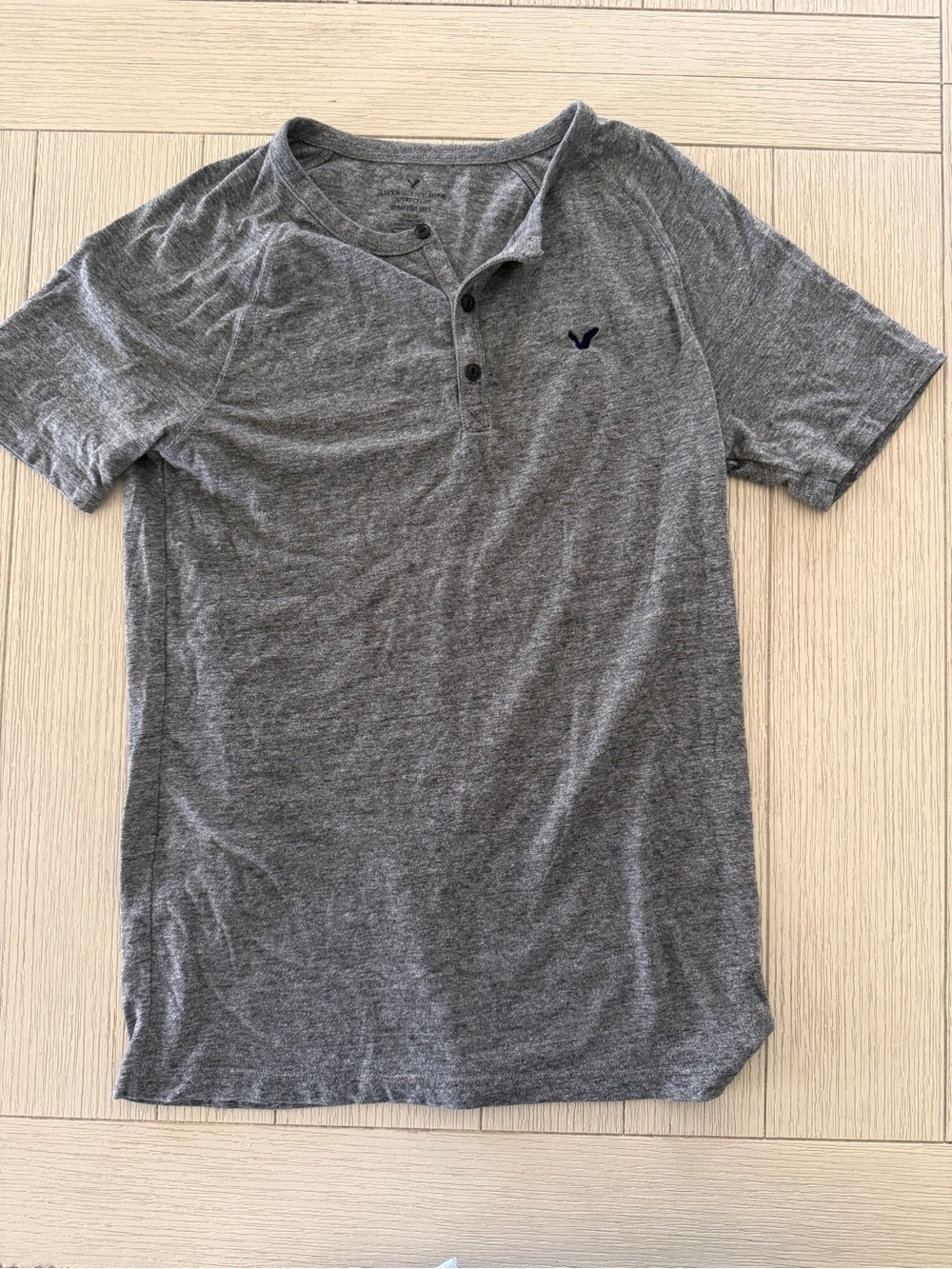 American Eagle Outfitters Gray Short-Sleeve Henley Polo
